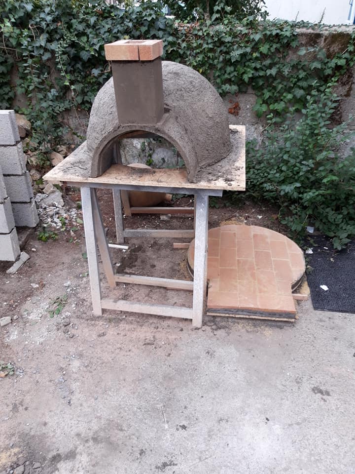 Four à bois terminé — vue angle